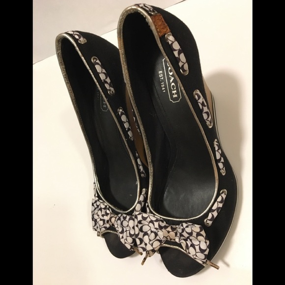 Coach Bow Wedge - Picture 11 of 16
